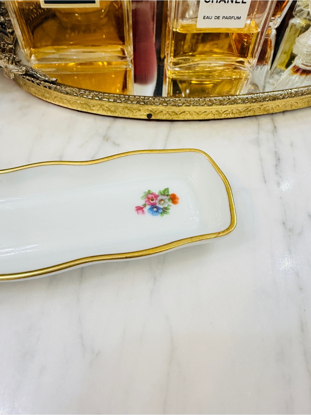 Vintage Limoges White Porcelain Floral Vanity Tray with Gold Trim - Picture 12 of 15
